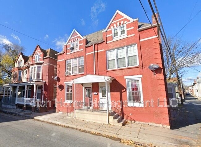 Building Photo - 825 Church St