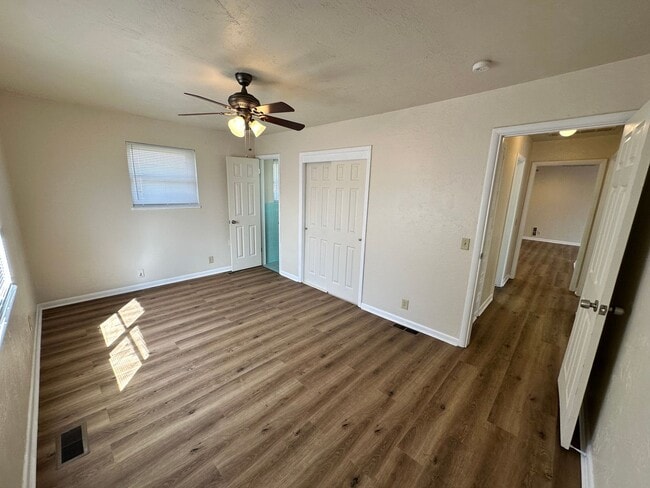 Building Photo - Versatile 3-bedroom, 1.5-bath Home Available in OKC!