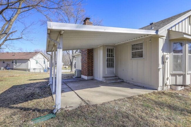 Building Photo - 902 Kingston Ct