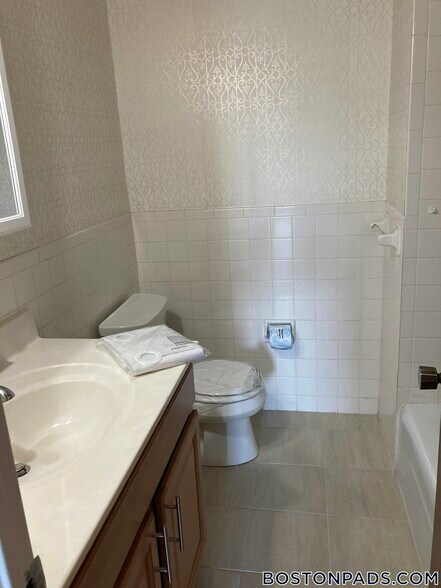 Building Photo - 385 Massachusetts Ave