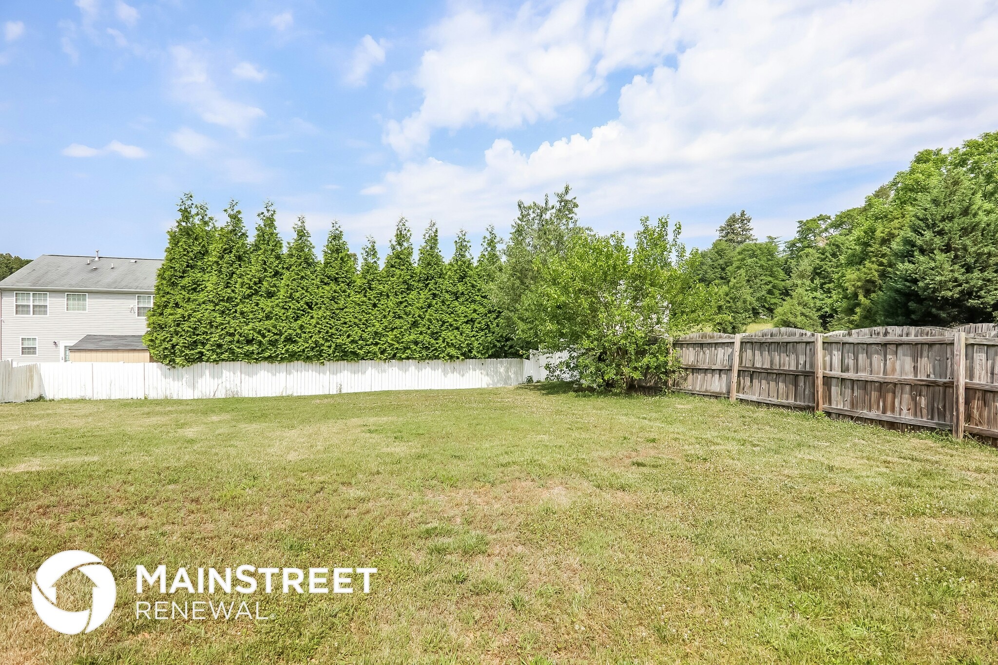 Building Photo - 3250 Trenchard Ln