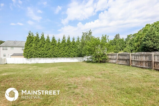 Building Photo - 3250 Trenchard Ln