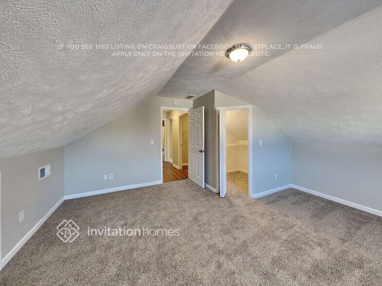 Building Photo - 1915 Venada Trail