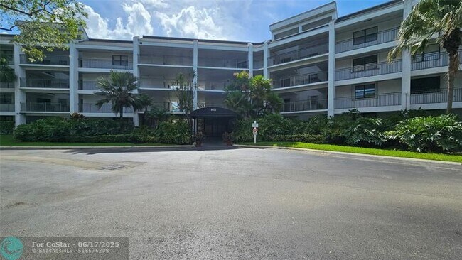 Building Photo - 16171 Blatt Blvd