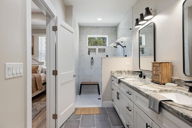 Building Photo - 246 Marsh Landing N