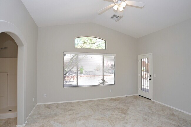 Building Photo - Move-In Ready Home in Dove Mountain