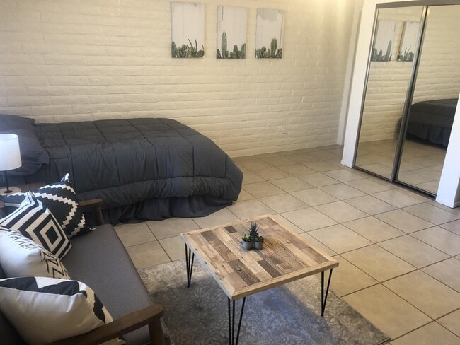 Building Photo - 3055 N Tyndall Ave