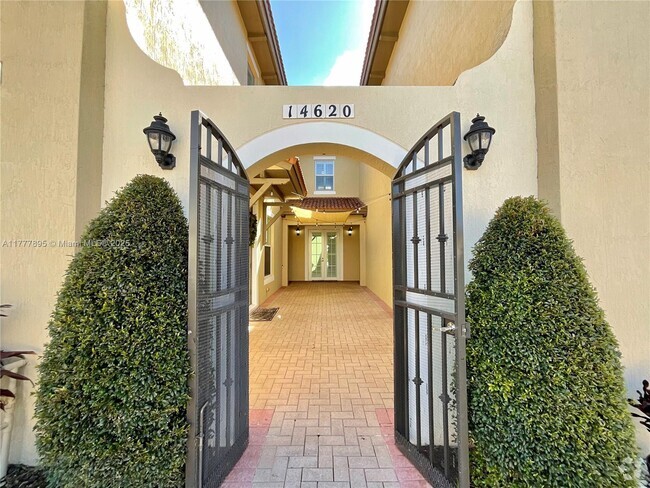 Building Photo - 14620 SW 15th St