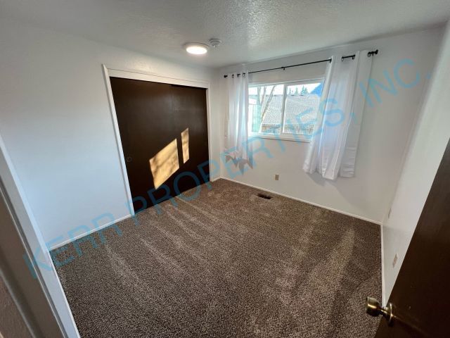 Building Photo - 18138 Seaman Ave