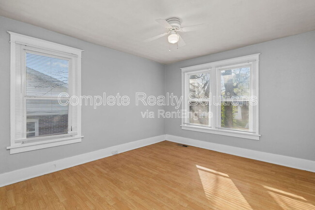 Building Photo - 3514 Colonial Ave