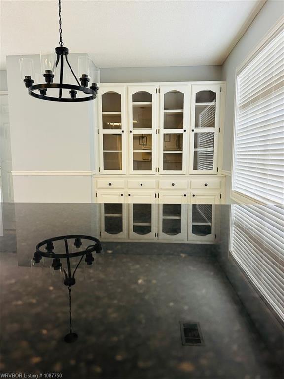 Building Photo - 3900 Bristol Ln