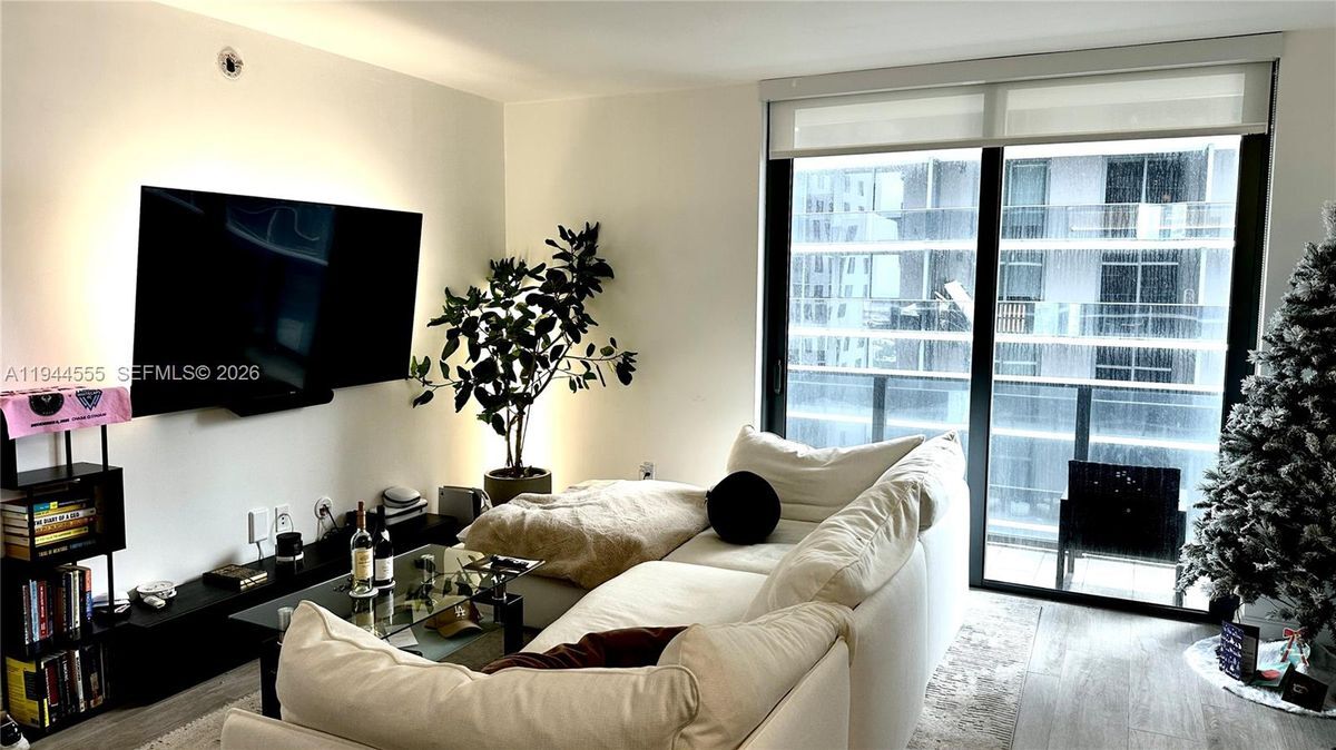 Building Photo - 55 SW 9th St