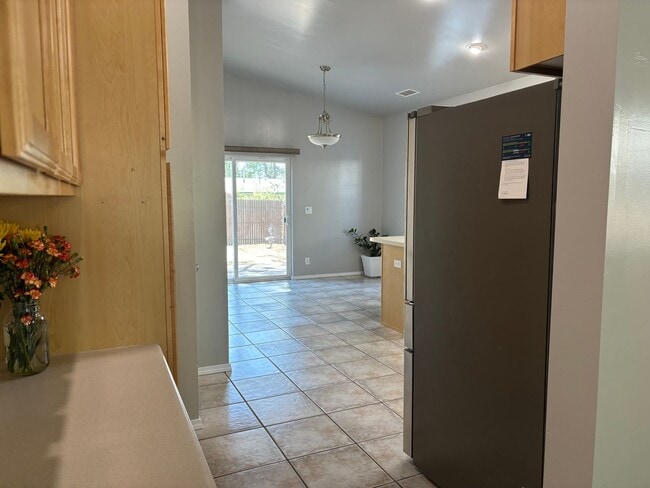 Building Photo - Gorgeous Flagstaff Rental