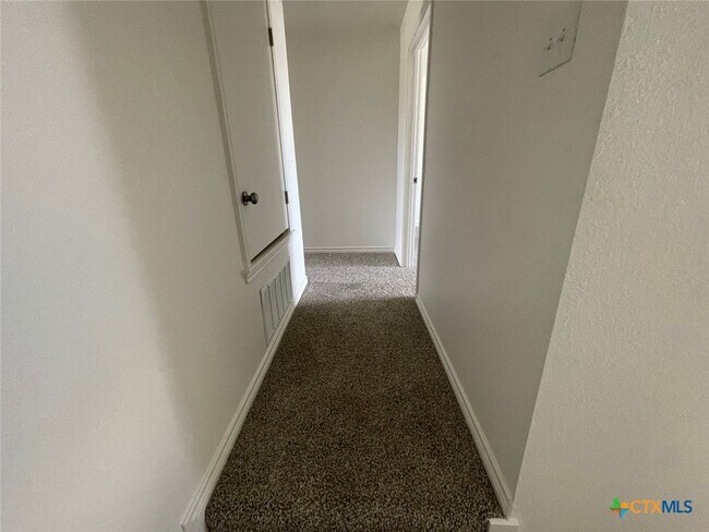 Building Photo - 302 Agua Chiquita Ct