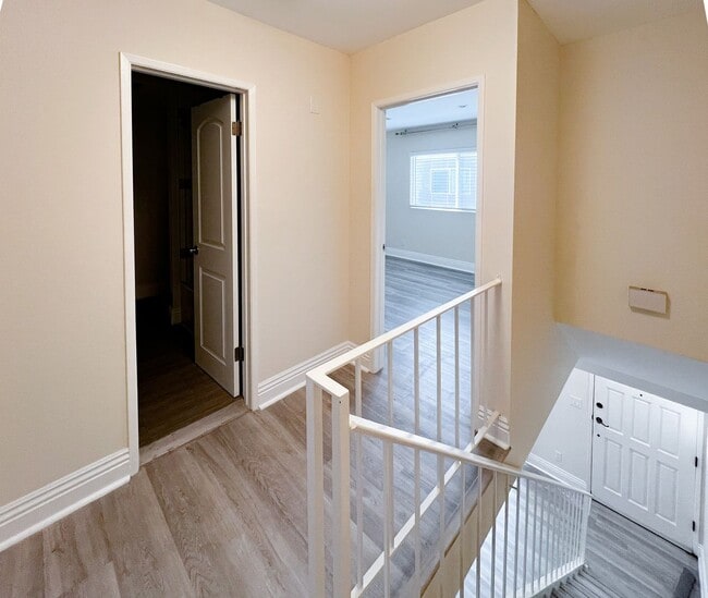 Building Photo - BEAUTIFUL 2 STORY TOWNHOUSE STYLE WITH A/C,  WASHER/DRYER, POOL, AND ONE PARKING SPACE