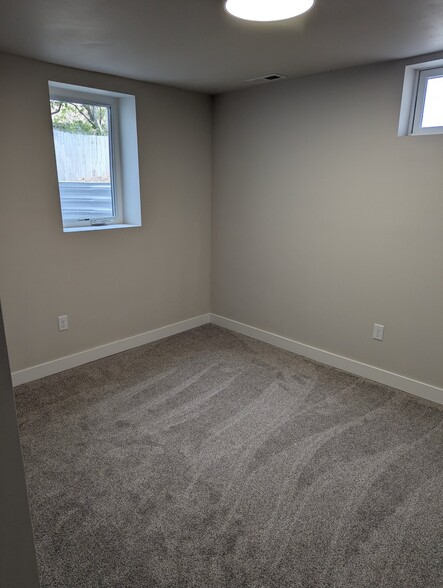 Building Photo - 1823 Alderson Ave