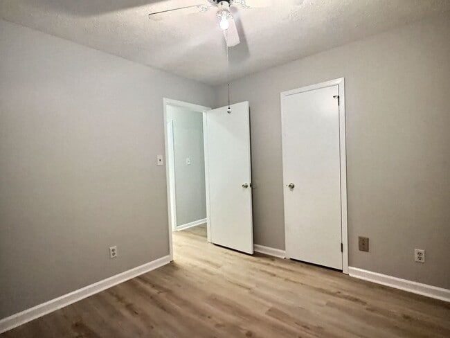 Building Photo - Updated 3 bedroom, 2 full bath in Prattville!