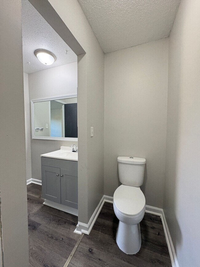 Building Photo - Bellagio West Living I