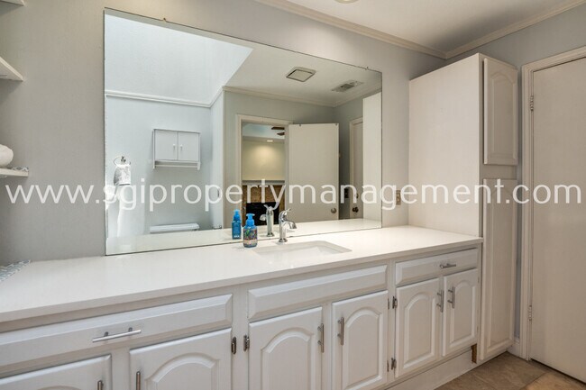 Building Photo - 5100 Verde Valley Ln