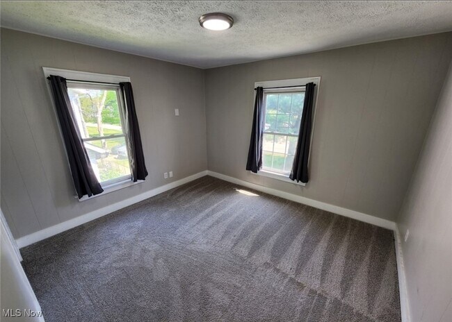 Building Photo - 2753 Canfield Rd