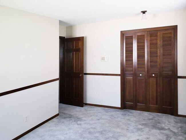 Building Photo - 6724 Rushmore Ct