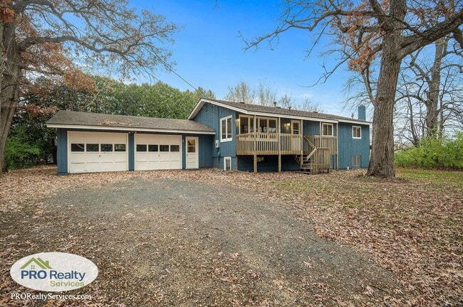 Building Photo - 5 Bedroom Home in Chisago City