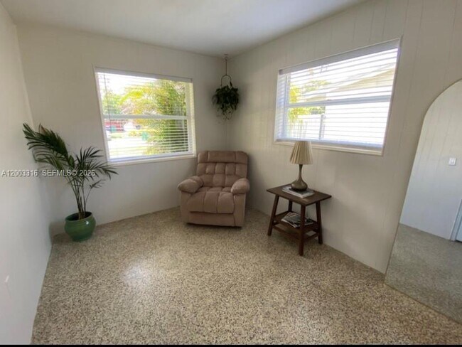 Building Photo - 9840 SW 165th Terrace