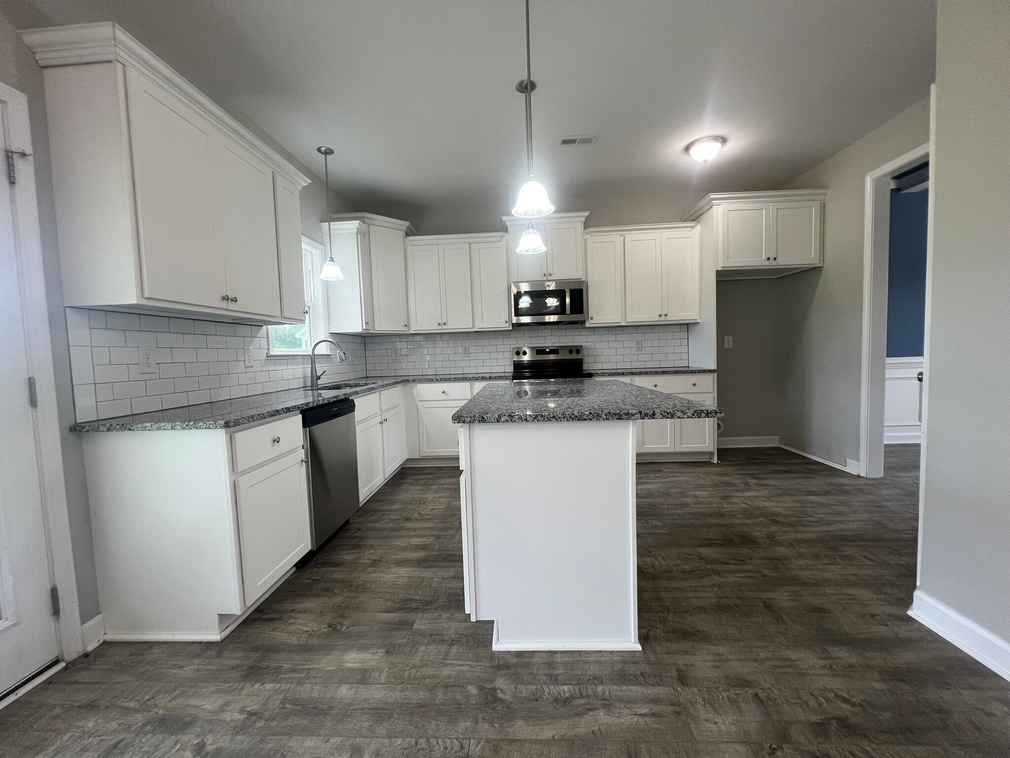 Kitchen - 620 Ballance Rd