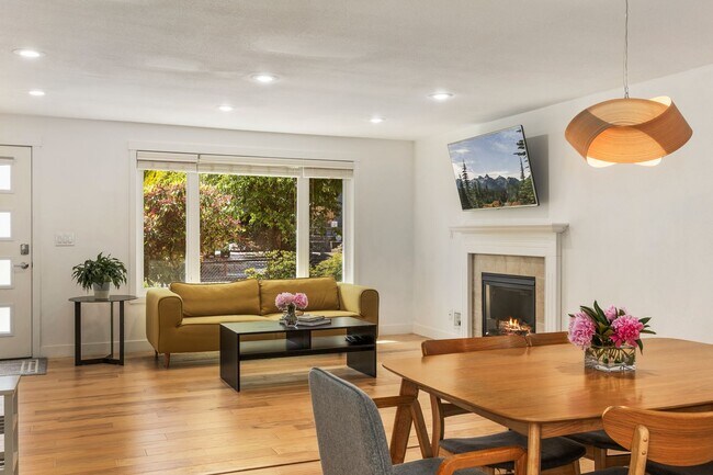 Building Photo - 3Bd/1.5Ba Kirkland Home