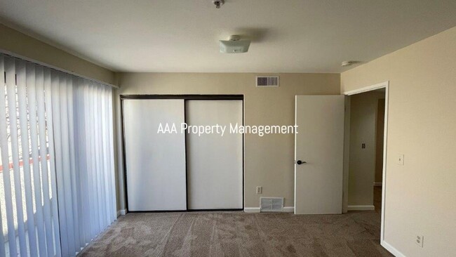 Building Photo - Concord Beautiful 2 bedroom 1 bath condo l...