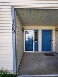 Building Photo - 120 Evergreen Ct