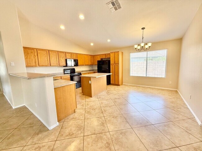 Building Photo - Golf Course Lot!
