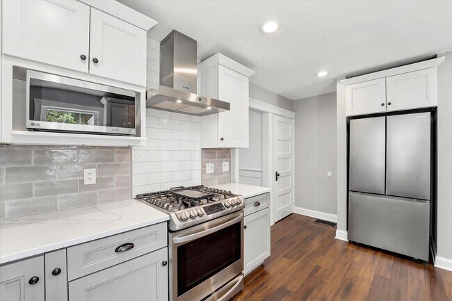 Building Photo - Available Now – Move-In Ready Paoli Gem With Updated Finishes, Loft Space & Parking