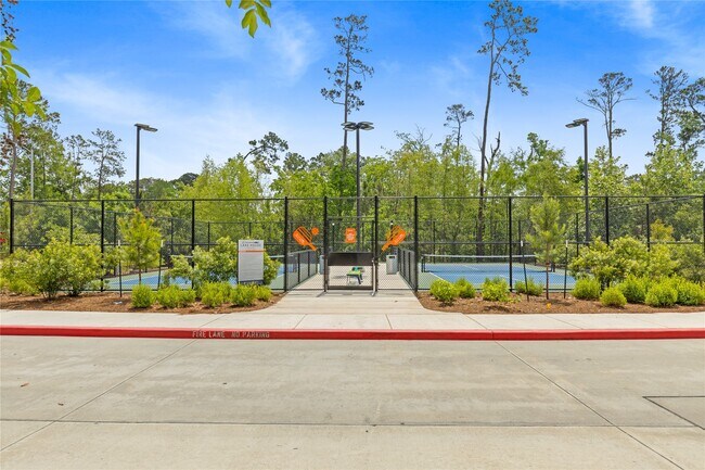 Building Photo - 641 Royal Arch Dr
