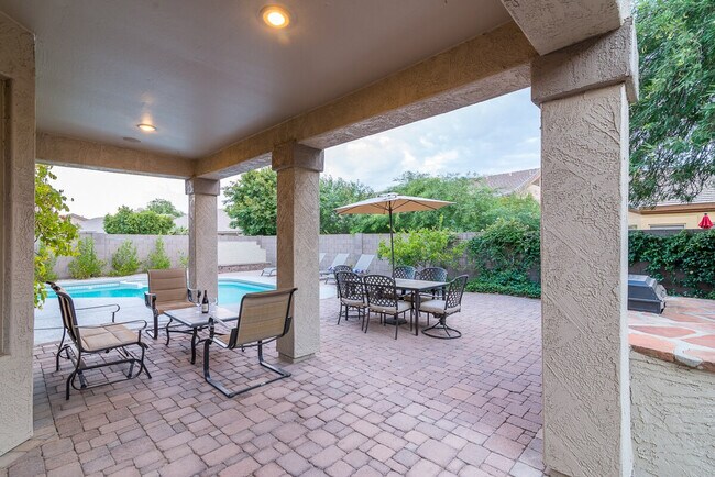 Building Photo - 6417 E Marilyn Rd