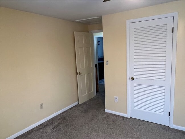 Building Photo - 2444 Rhonda Dr