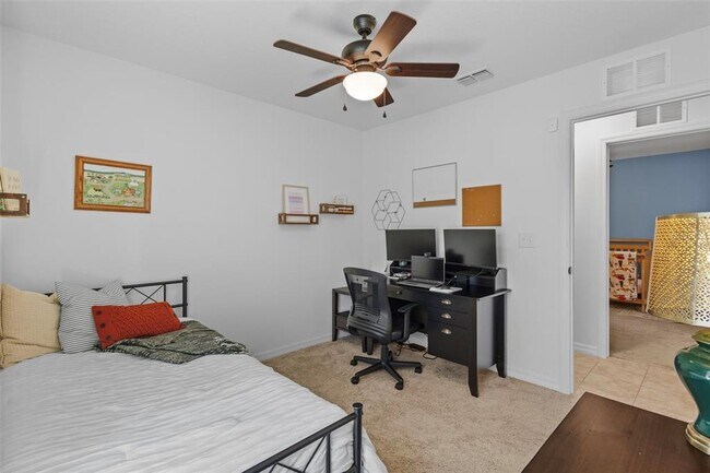 Building Photo - 11571 Little River Way