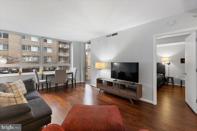 Building Photo - 350 G St SW