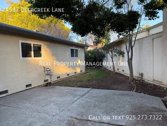 Building Photo - 4587 Deercreek Ln