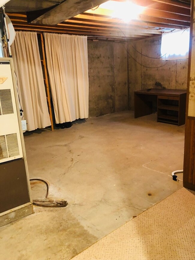 Building Photo - 14 9th Ave SE