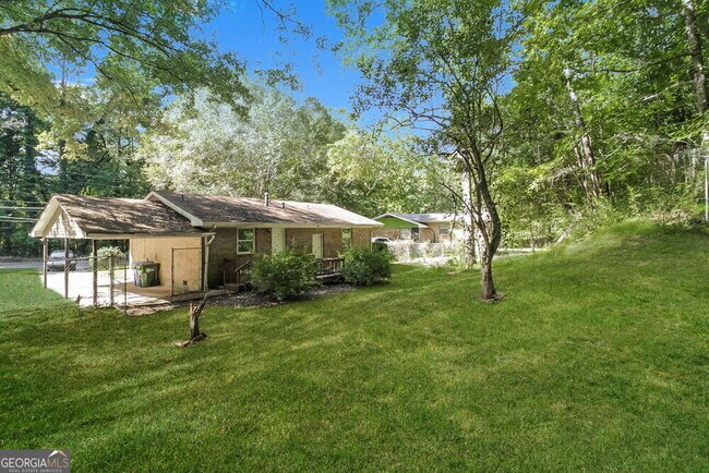 Building Photo - 599 Plainville Dr SW