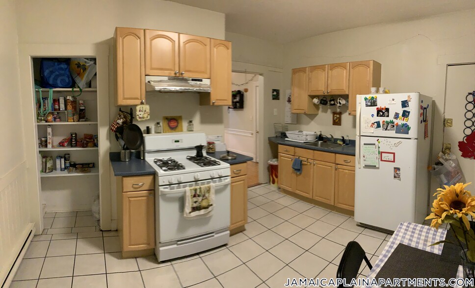 Building Photo - 108 Hyde Park Ave