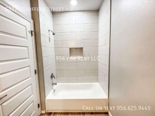 Building Photo - 1817 Stauffers St