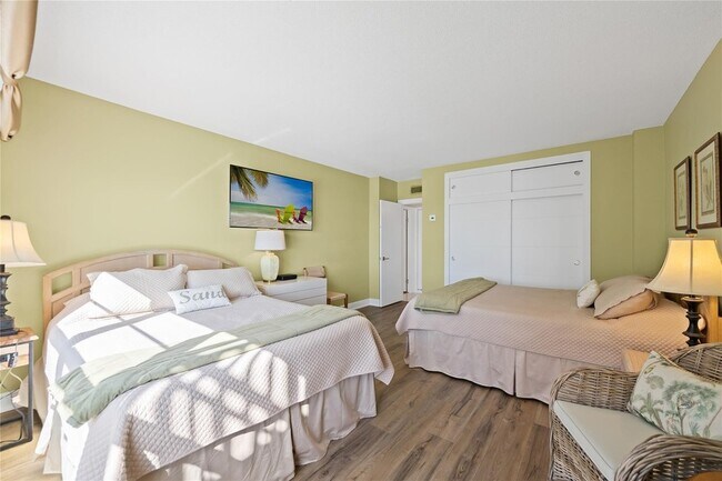 Building Photo - 3850 Galt Ocean Dr