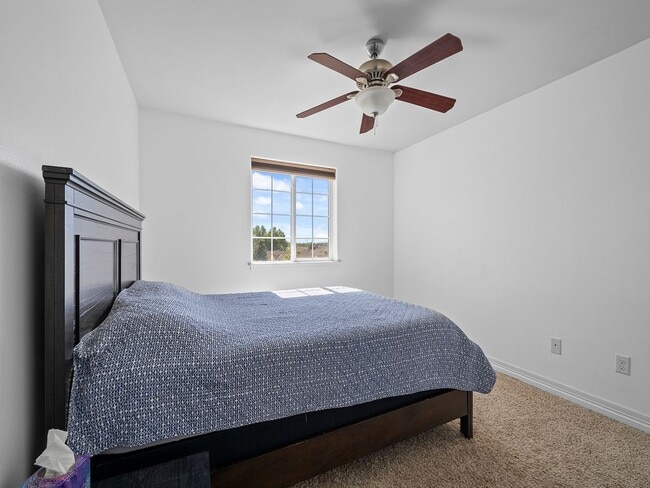 Building Photo - Spacious 3 Bed 2.5 Bath in Cheyenne Availa...