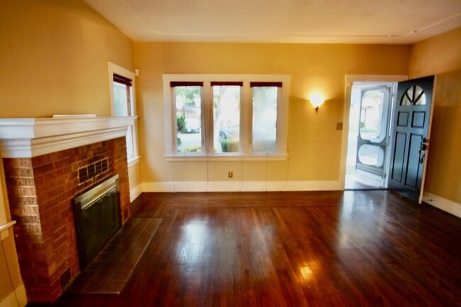 Primary Photo - 1479 Sierra Ave