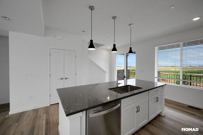 Building Photo - Spacious 3BR Townhome in Broomfield
