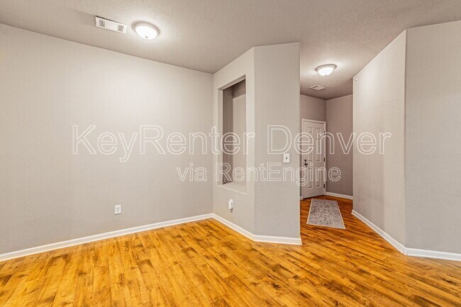 Building Photo - 7388 S Alkire St