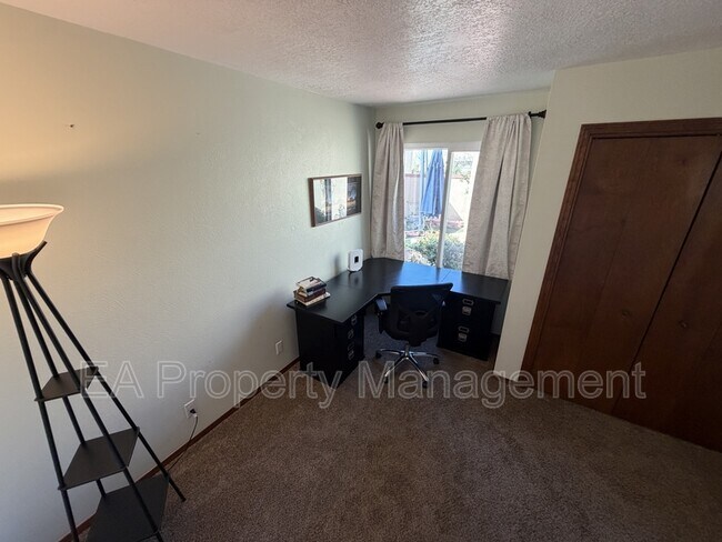 Building Photo - 4904 Purcell Dr NE