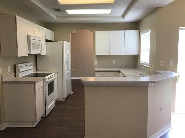 Building Photo - 558 Hatcher St SE